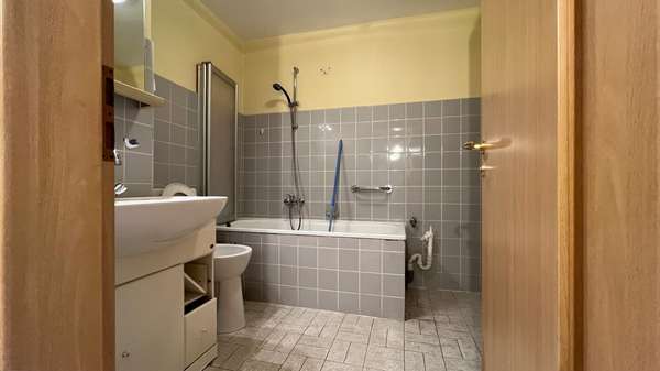 Badezimmer - Etagenwohnung in 21509 Glinde mit 74m² kaufen