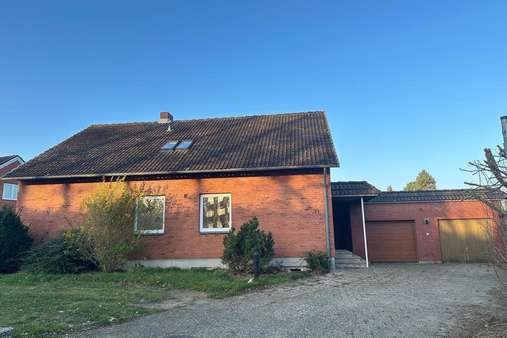 Straßenansicht - Einfamilienhaus in 23738 Lensahn mit 155m² kaufen