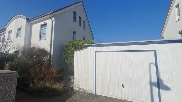 Strandnahe DHH mit feinem Grundstück