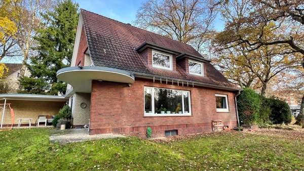 Blick aus dem Garten Blick aus dem Garten - Zweifamilienhaus in 21509 Glinde mit 180m² kaufen