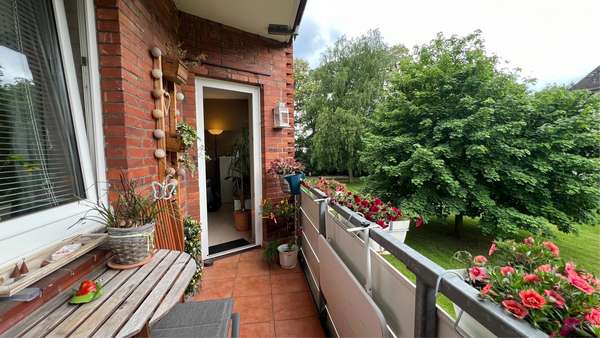 Ausblick Loggia rechts Ausblick Loggia rechts - Etagenwohnung in 21509 Glinde mit 120m² kaufen
