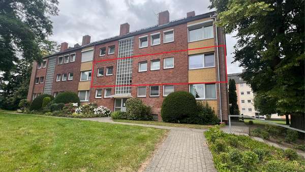 Hauseingang Hauseingang - Etagenwohnung in 21509 Glinde mit 120m² kaufen