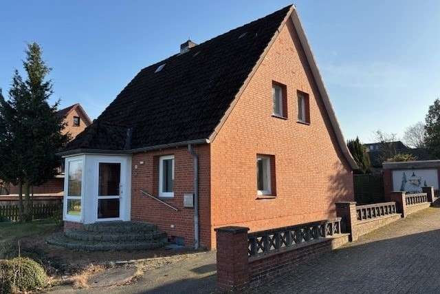 Seiten Ansicht - Einfamilienhaus in 23843 Travenbrück mit 122m² kaufen