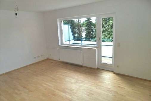 Wohnzimmer - Etagenwohnung in 21465 Reinbek mit 65m² kaufen