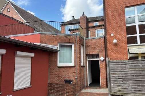 Hintere Ansicht - Freifläche in 23843 Bad Oldesloe mit 151m² kaufen