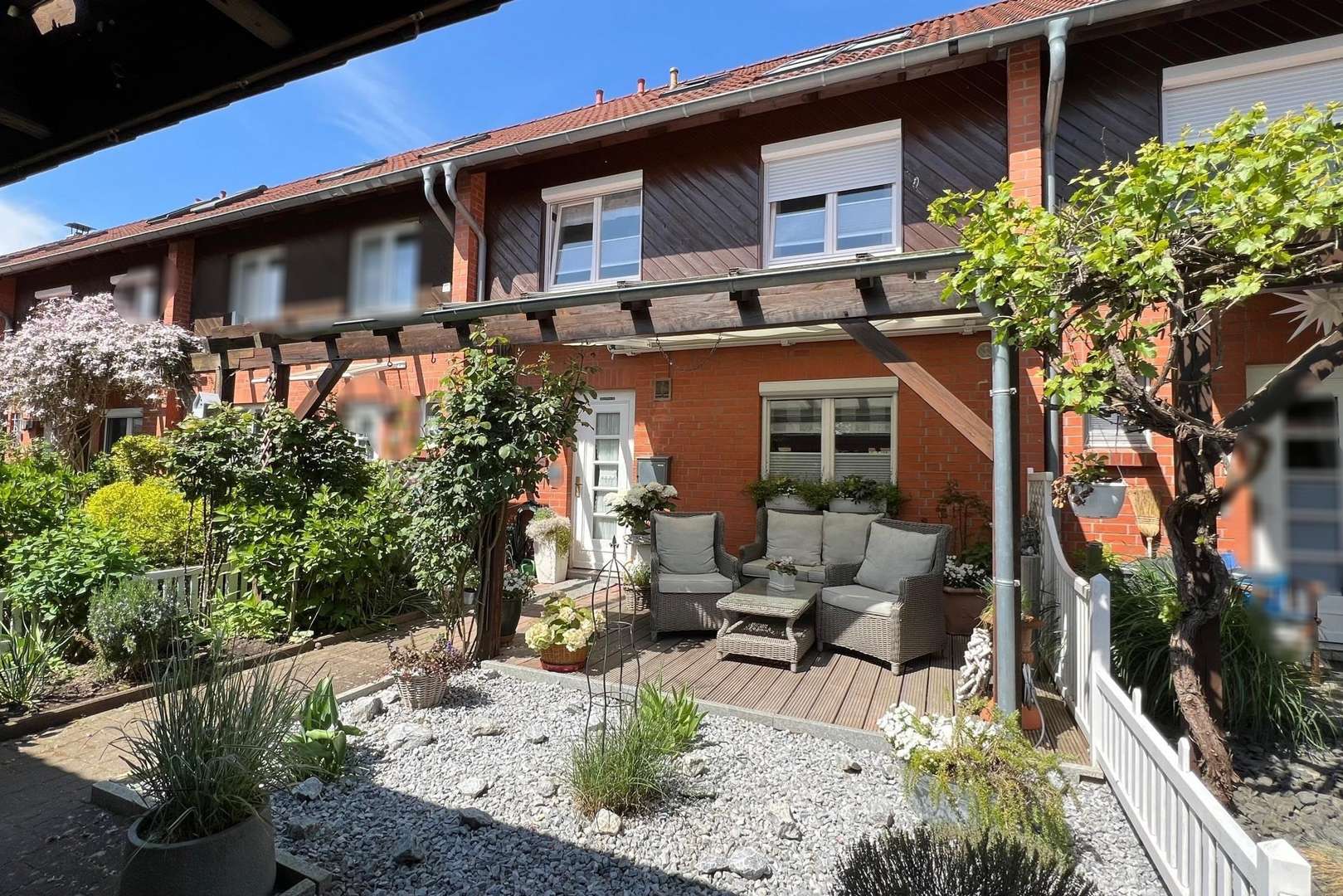 Vorderansicht - Reihenmittelhaus in 21035 Hamburg mit 114m² mieten