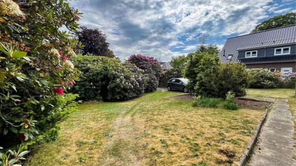 PKW-Stellplätze - Bungalow in 21465 Reinbek mit 79m² kaufen