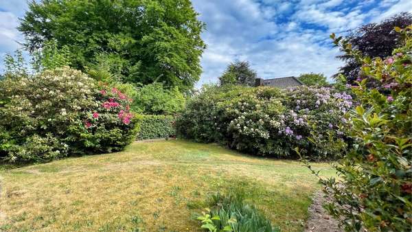 Vorgarten - Bungalow in 21465 Reinbek mit 79m² kaufen