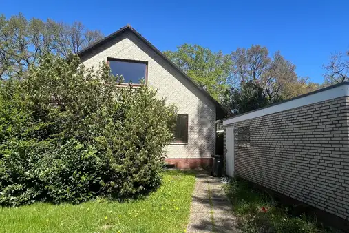 Haus und Grundstück mit Potential!