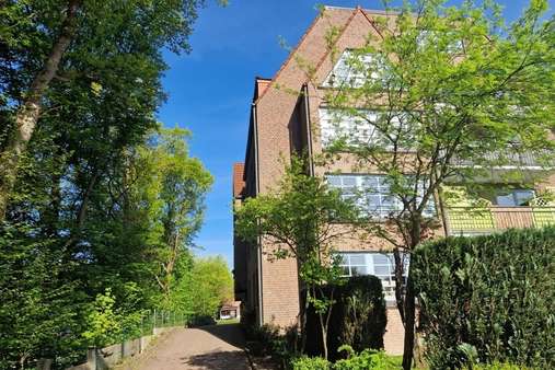 Außenansicht Außenansicht - Etagenwohnung in 22927 Großhansdorf mit 72m² kaufen