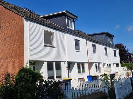 Außenansicht Außenansicht - Reihenmittelhaus in 22946 Trittau mit 105m² kaufen