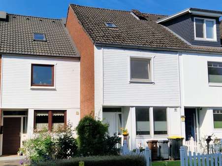 Außenansicht Außenansicht - Reihenmittelhaus in 22946 Trittau mit 105m² kaufen