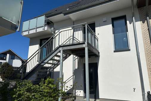 Zugang zur Wohnung im 1.OG Zugang zur Wohnung im 1.OG - Maisonette-Wohnung in 23747 Dahme mit 92m² kaufen