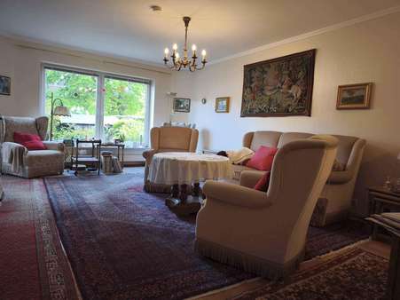 Wohnzimmer - Einfamilienhaus in 23701 Eutin mit 120m² kaufen