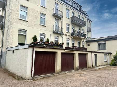 Ansicht Garagen - Erdgeschosswohnung in 23714 Malente mit 115m² kaufen