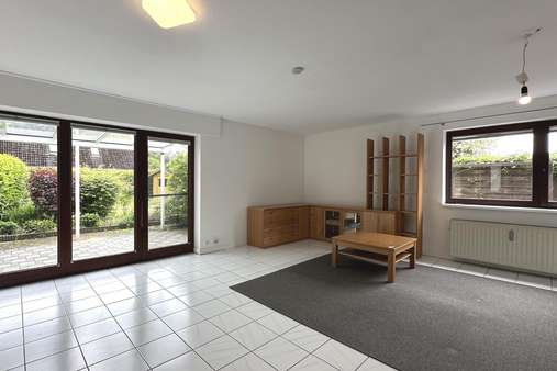 Wohnzimmer Whg. 1 EG - Zweifamilienhaus in 22926 Ahrensburg mit 193m² kaufen