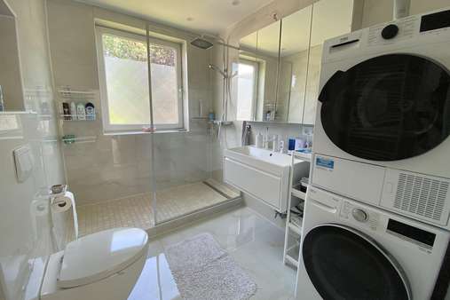 Badezimmer - Maisonette-Wohnung in 22848 Norderstedt mit 117m² kaufen
