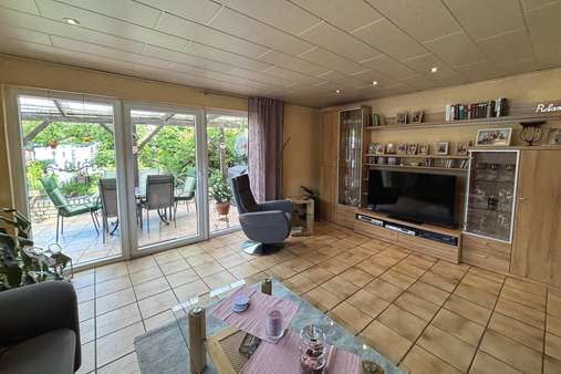 Wohnbereich Haus 1 Wohnbereich Haus 1 - Zweifamilienhaus in 22846 Norderstedt mit 206m² kaufen