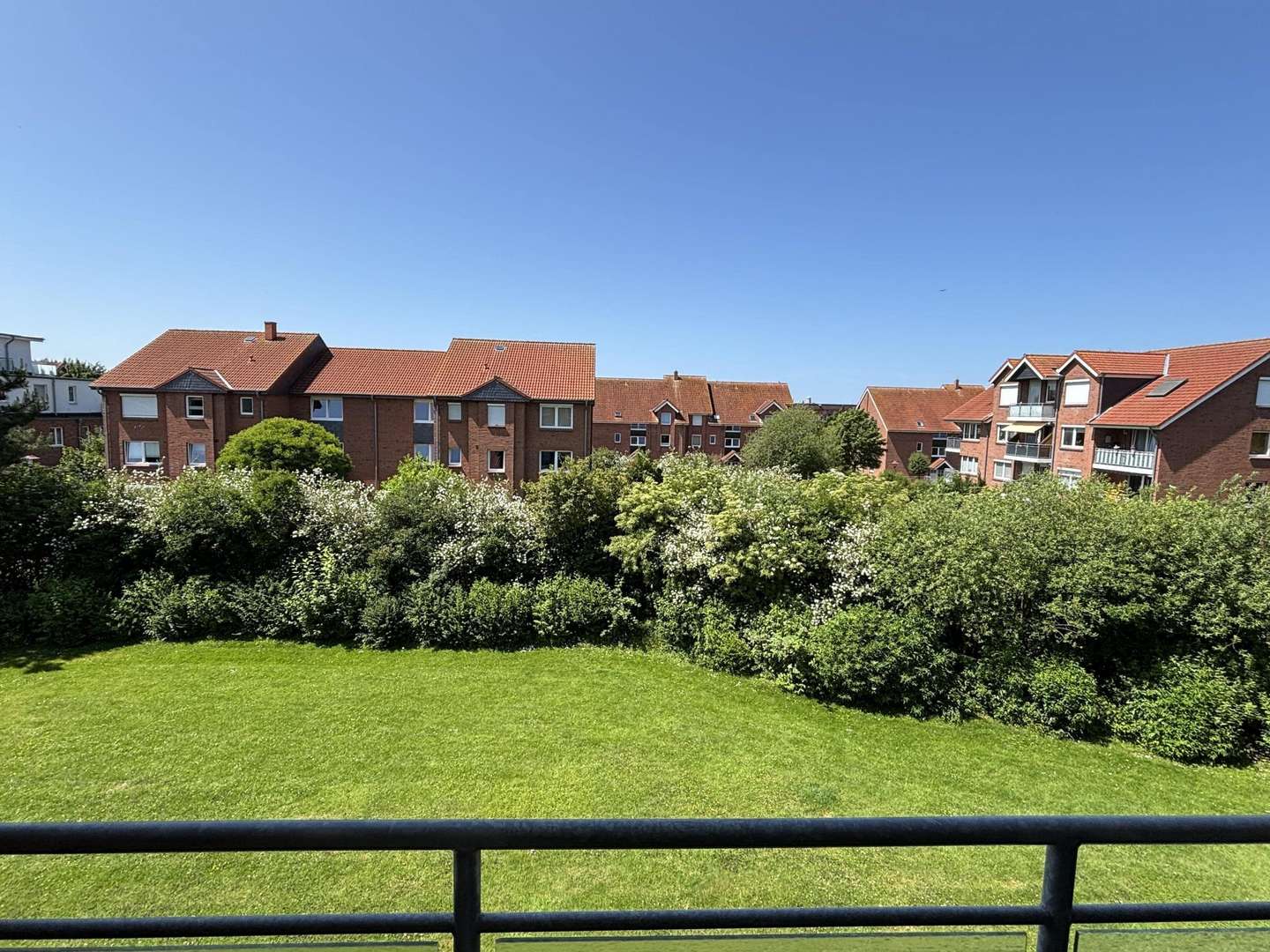 Blick vom Westbalkon Blick vom Westbalkon - Etagenwohnung in 23769 Fehmarn mit 61m² kaufen
