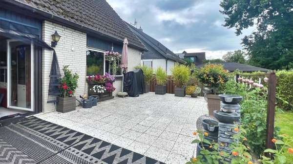 Blick auf die Terrasse Blick auf die Terrasse - Einfamilienhaus in 22119 Hamburg mit 155m² kaufen