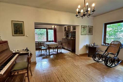 Wohnzimmer - Einfamilienhaus in 22147 Hamburg mit 140m² kaufen