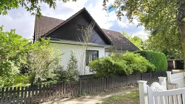 Großes Architektenhaus für zwei Familien