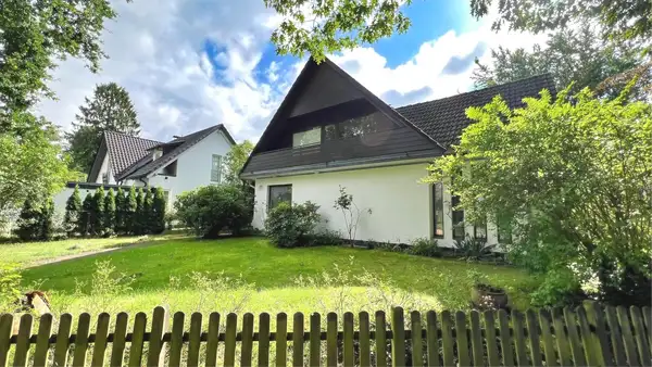 Großes Architektenhaus für zwei Familien