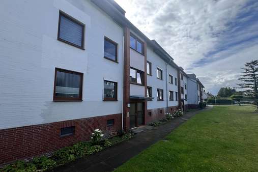 Außenansicht - Erdgeschosswohnung in 23611 Bad Schwartau mit 77m² kaufen