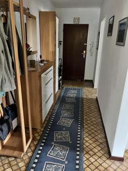 Flur - Erdgeschosswohnung in 23611 Bad Schwartau mit 77m² kaufen