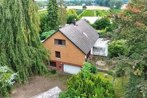 Vorderseite - Einfamilienhaus in 22397 Hamburg mit 273m² kaufen