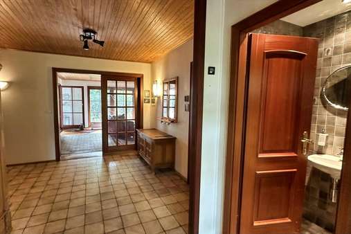 Eingangsbereich Diele, Gäste-WC - Einfamilienhaus in 22397 Hamburg mit 273m² kaufen