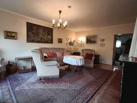 Wohnzimmer - Einfamilienhaus in 23701 Eutin mit 120m² kaufen