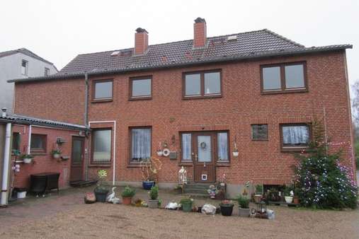 Rückansicht - Mehrfamilienhaus in 24589 Nortorf mit 230m² als Kapitalanlage kaufen