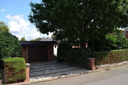 Massive Garage - Einfamilienhaus in 24782 Büdelsdorf mit 141m² kaufen