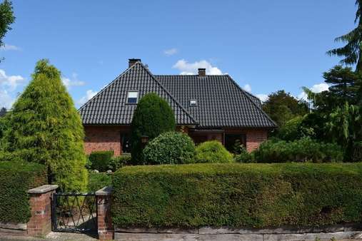 Straßenansicht - Einfamilienhaus in 24782 Büdelsdorf mit 141m² kaufen