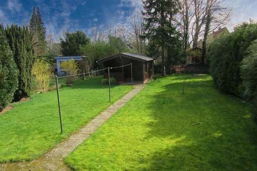 Blick in den Garten - Einfamilienhaus in 24768 Rendsburg mit 143m² kaufen