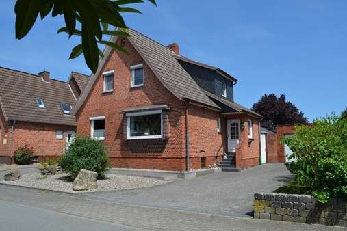 Straßenansicht - Einfamilienhaus in 24782 Büdelsdorf mit 92m² kaufen