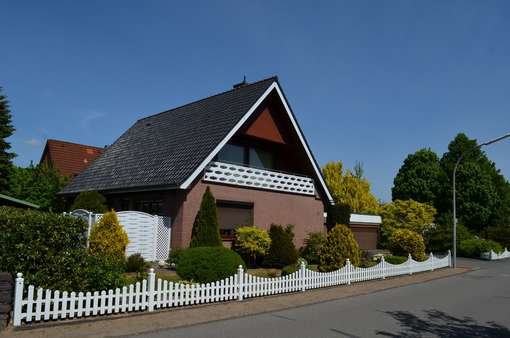 Straßenansicht - Einfamilienhaus in 24783 Osterrönfeld mit 145m² kaufen