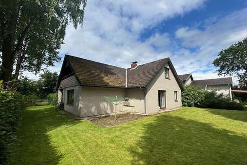 Außenansicht Außenansicht - Einfamilienhaus in 25746 Heide mit 126m² kaufen