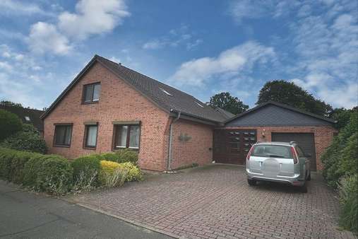 Wohnhaus Wohnhaus - Einfamilienhaus in 25786 Dellstedt mit 169m² kaufen