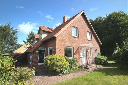 Wohnhaus Wohnhaus - Doppelhaushälfte in 25779 Hennstedt mit 104m² kaufen