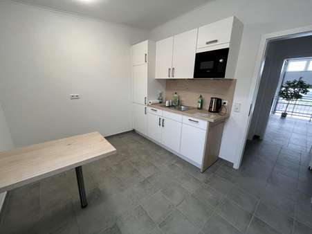 Küche mit Küchenzeile - Halle in 25813 Husum mit 162m² günstig mieten