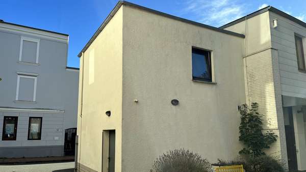 Nebengebäude - Wohn- / Geschäftshaus in 24937 Flensburg mit 520m² als Kapitalanlage günstig kaufen
