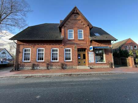 Straßenansicht - Mehrfamilienhaus in 25876 Schwabstedt mit 208m² günstig kaufen