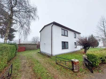 Außenansicht - Zweifamilienhaus in 24392 Süderbrarup mit 168m² günstig kaufen