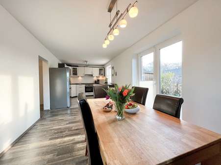 Essbereich mit Küche - Einfamilienhaus in 25881 Tating mit 119m² günstig kaufen