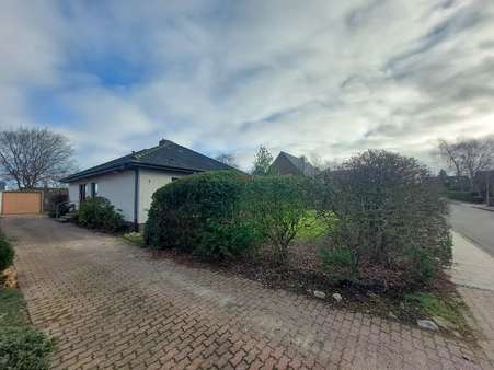 Auffahrt - Einfamilienhaus in 24837 Schleswig mit 128m² günstig kaufen