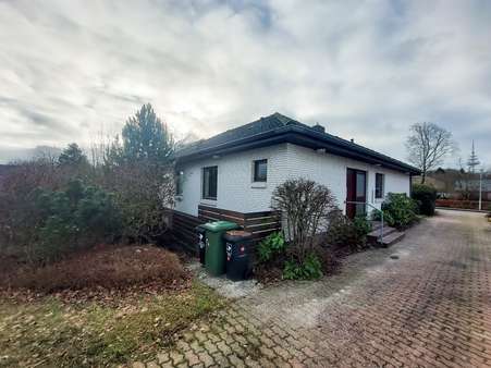 Vorderansicht - Einfamilienhaus in 24837 Schleswig mit 128m² günstig kaufen