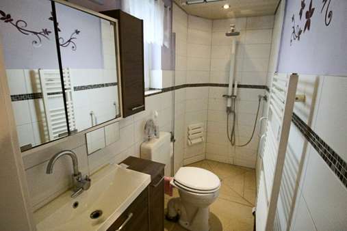 Tageslichtbad mit Dusche - Einfamilienhaus in 24860 Böklund mit 120m² günstig kaufen