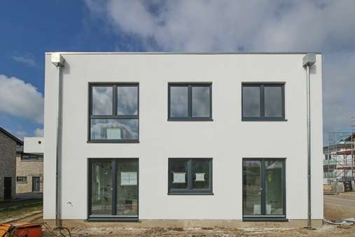 Rückansicht - Doppelhaushälfte in 24376 Kappeln mit 89m² günstig kaufen